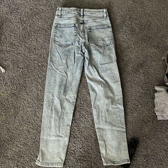 Size 00 Target ripped high rise Mom jeans - Picture 2 of 3